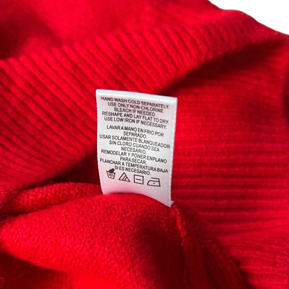 NWT Vince Camuto Ladies Valentines Day Sweater Size Medium - Picture 5 of 11